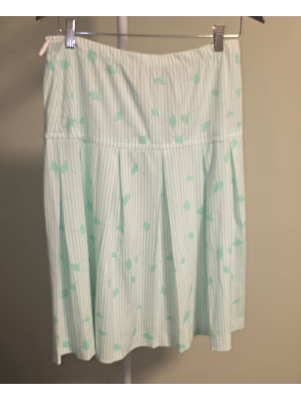 VTG 70s Center Stage Light Green and White Floral Print Skirt